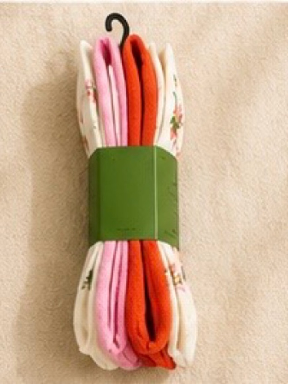 Kate Spade New York
Floral Low-Cut Sock Trio
FLORAL PRINTS • LOW CUT • ONE SIZE - Picture 4 of 7
